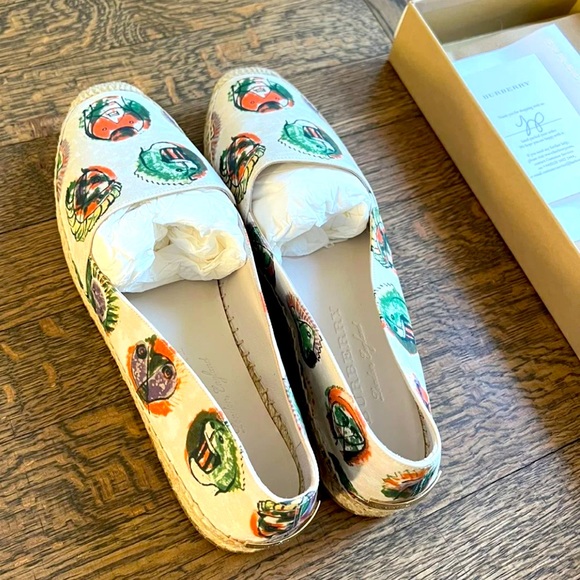 100% AUTHENTIC BRAND NEW BURBERRY HODGESON ABSTRACT MONSTER ESPADRILLE W/SZ:9 - Picture 3 of 6